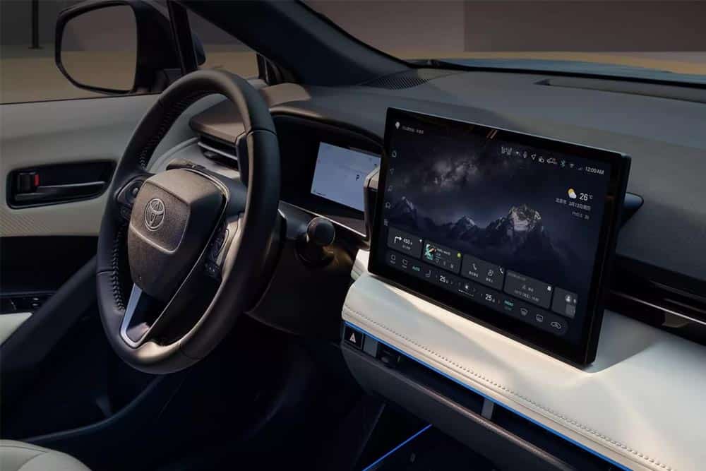 https://cdn.autogreeknews.gr/wp-content/uploads/2025/09/Toyota-Frontlander-5.jpg
