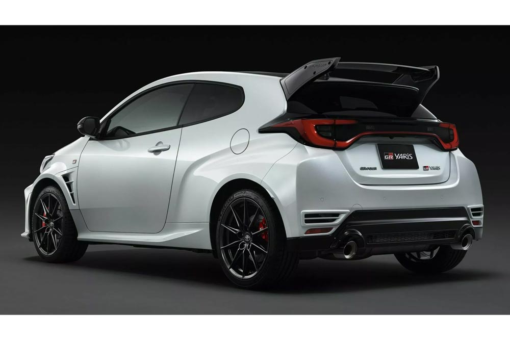 https://cdn.autogreeknews.gr/wp-content/uploads/2025/09/Toyota-GR-Yaris-Aero-performance-package-8.jpg