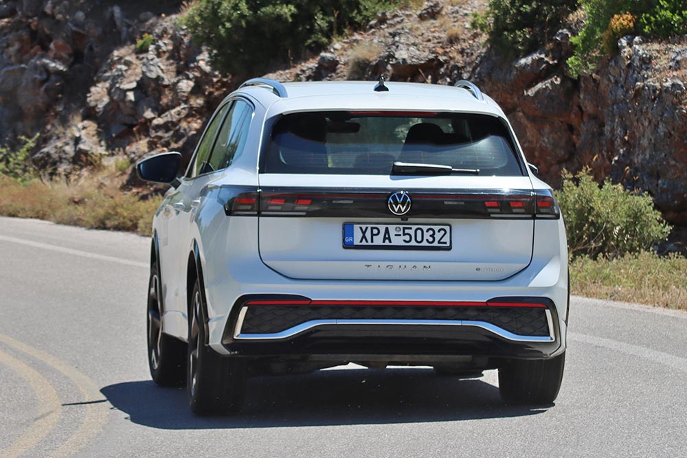 https://cdn.autogreeknews.gr/wp-content/uploads/2025/09/VW-Tiguan-1.5-eHybrid-204PS-DSG-R-Line-4.jpg