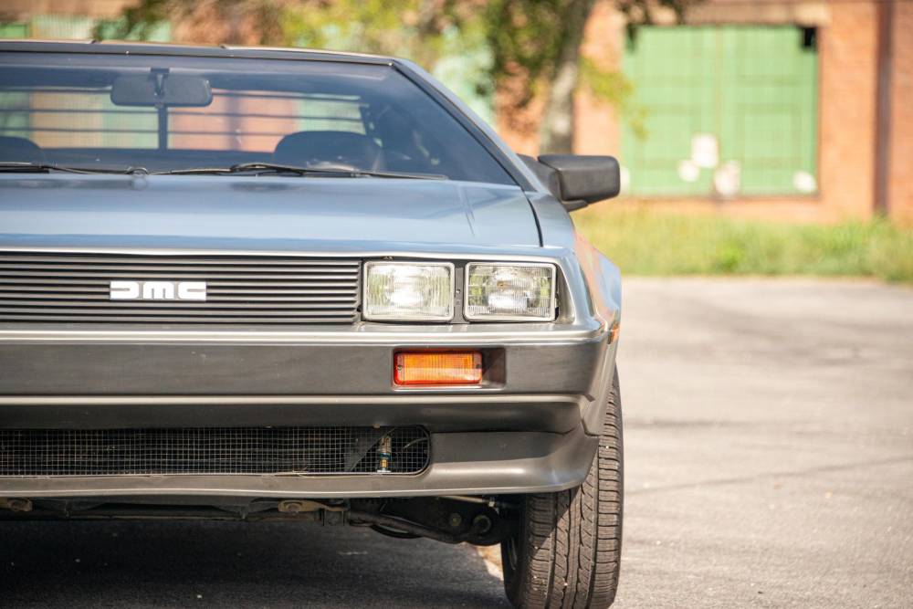 https://cdn.autogreeknews.gr/wp-content/uploads/2025/09/he-bought-a-delorean-drove-600-miles-is-now-sellin-10.jpg