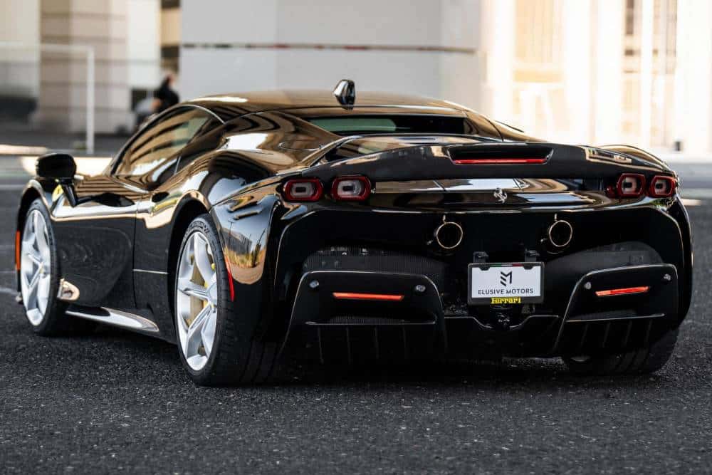 https://cdn.autogreeknews.gr/wp-content/uploads/2025/09/owners-sells-ferrari-sf90-stradale-for-278000-unde-10.jpg