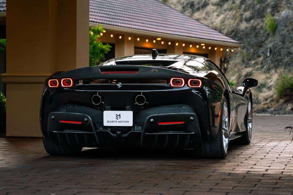 https://cdn.autogreeknews.gr/wp-content/uploads/2025/09/owners-sells-ferrari-sf90-stradale-for-278000-unde-3.jpg
