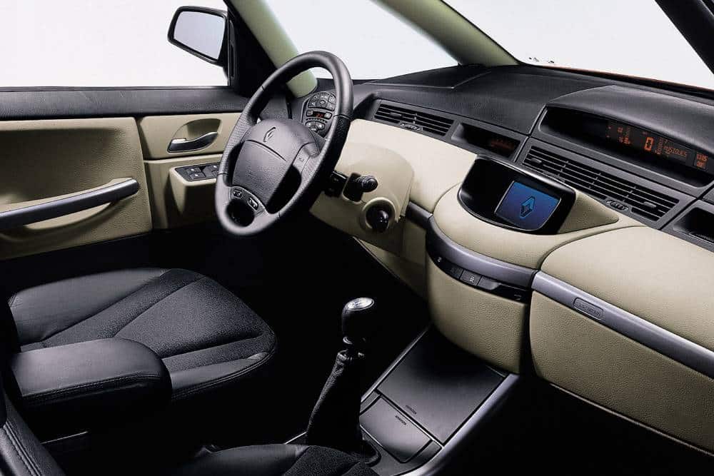 https://cdn.autogreeknews.gr/wp-content/uploads/2025/09/renault_avantime_42.jpg