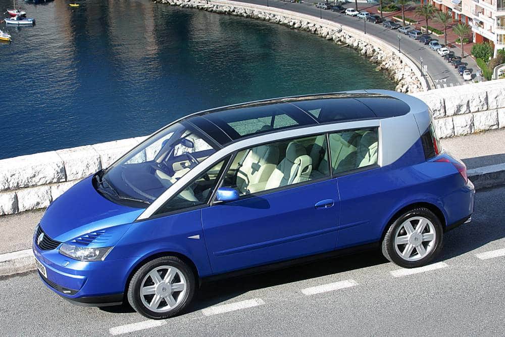 https://cdn.autogreeknews.gr/wp-content/uploads/2025/09/renault_avantime_6-1.jpg