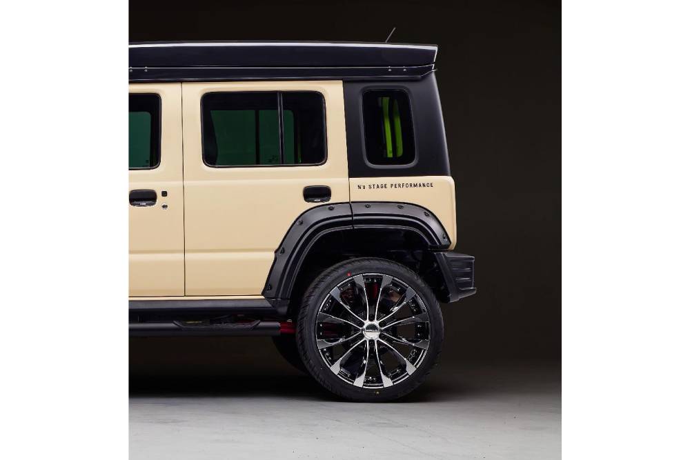 https://cdn.autogreeknews.gr/wp-content/uploads/2025/09/suzuki-jimny-gets-a-wild-makeover-in-japan_5.jpg
