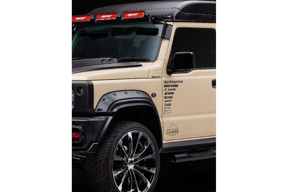 https://cdn.autogreeknews.gr/wp-content/uploads/2025/09/suzuki-jimny-gets-a-wild-makeover-in-japan_8.jpg