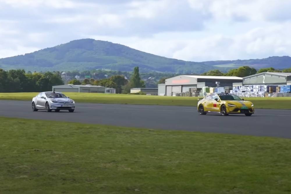 Το Xiaomi SU7 Ultra «πέτσωσε» το Tesla Model S Plaid (+video)