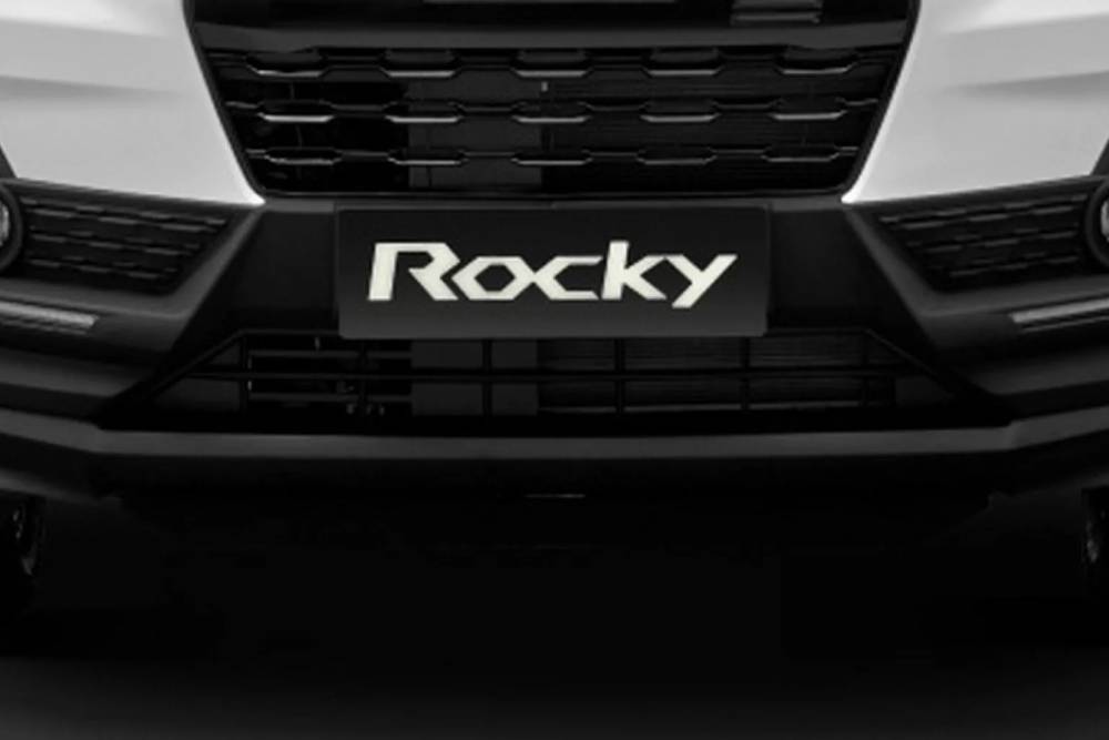 https://cdn.autogreeknews.gr/wp-content/uploads/2025/10/2025-Daihatsu-Rocky-7-2048x1092-1.jpg