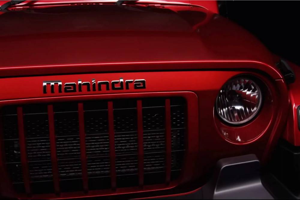 https://cdn.autogreeknews.gr/wp-content/uploads/2025/10/2025-Mahindra-Thar-1-2048x1152-1.jpg