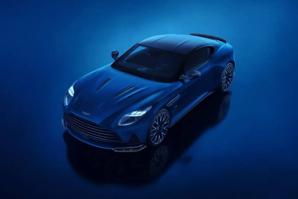 https://cdn.autogreeknews.gr/wp-content/uploads/2025/10/2026-Aston-Martin-DB12-S-1007-1-2048x1536-1.jpg