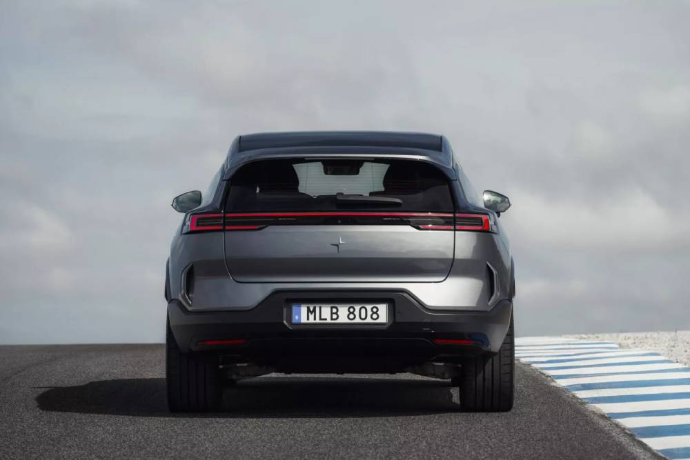 https://cdn.autogreeknews.gr/wp-content/uploads/2025/10/2026-Polestar-3-1001-26-2048x1536-1.jpg