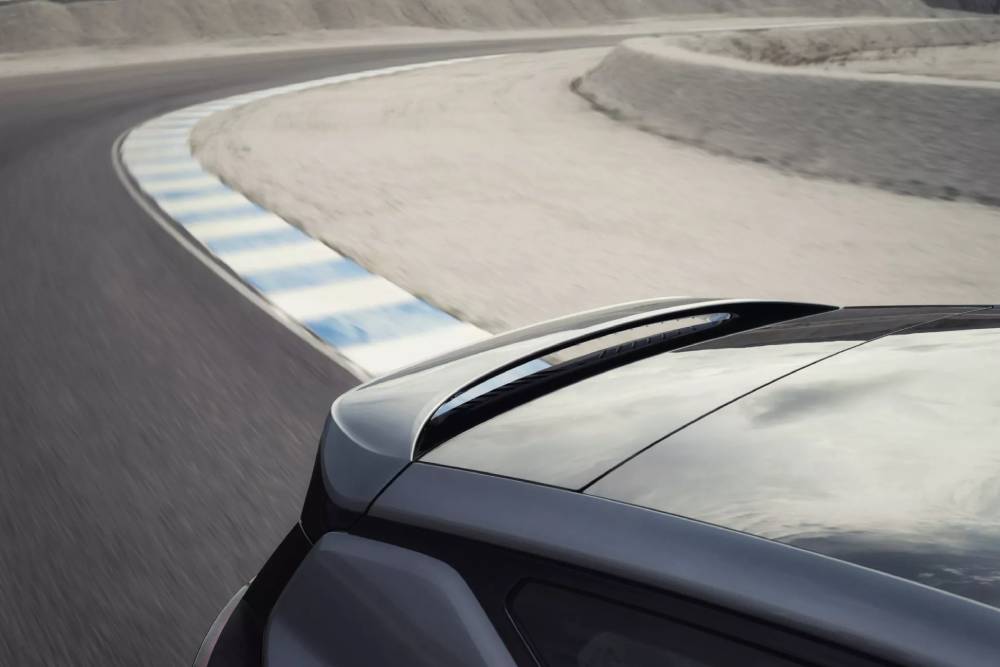https://cdn.autogreeknews.gr/wp-content/uploads/2025/10/2026-Polestar-3-1001-30-2048x1536-1.jpg