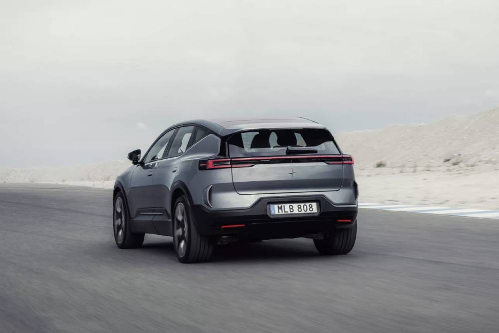 https://cdn.autogreeknews.gr/wp-content/uploads/2025/10/2026-Polestar-3-1001-35-2048x1536-1.jpg