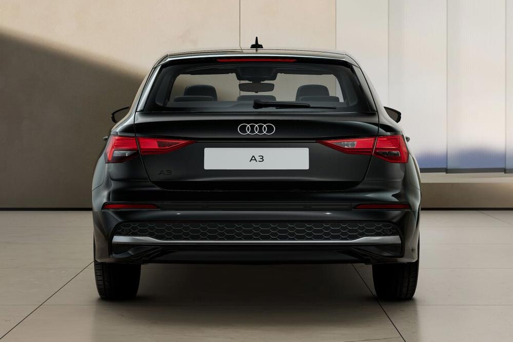 https://cdn.autogreeknews.gr/wp-content/uploads/2025/10/Audi-A3-Inspire-4.jpg