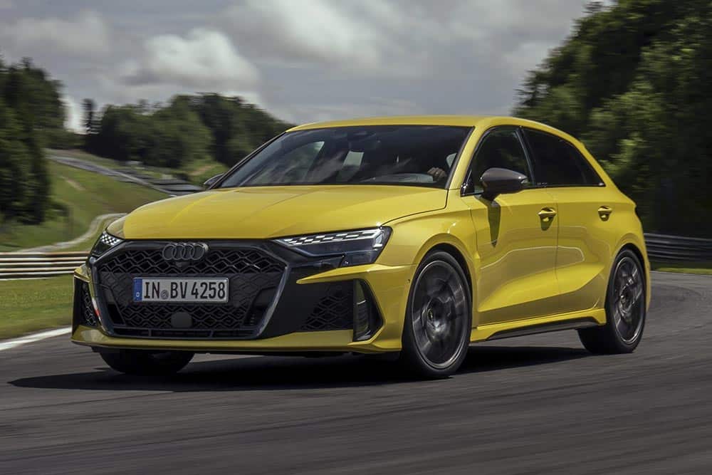 https://cdn.autogreeknews.gr/wp-content/uploads/2025/10/Audi-RS3-Sportback-2025.jpg