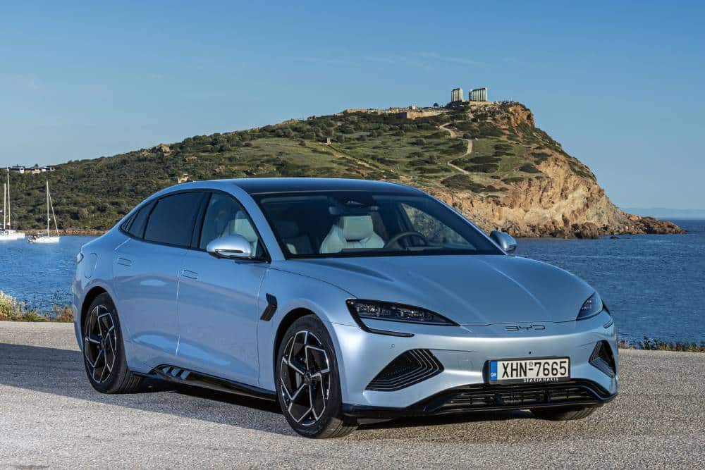 https://cdn.autogreeknews.gr/wp-content/uploads/2025/10/BYD-SEAL-1.jpg