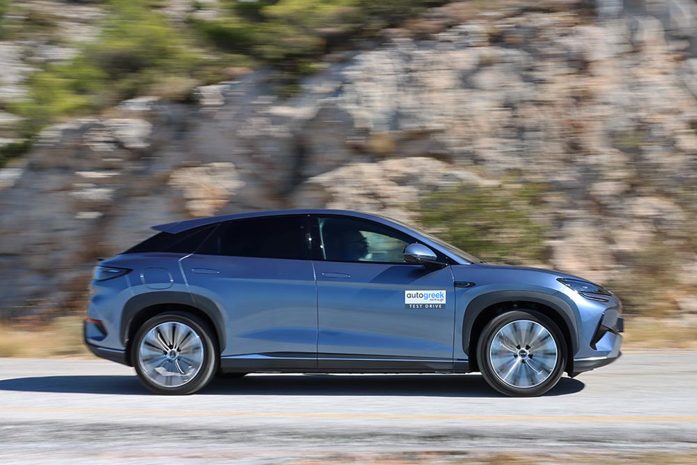 https://cdn.autogreeknews.gr/wp-content/uploads/2025/10/BYD-Sealion-7-AWD-530-PS-14.jpg