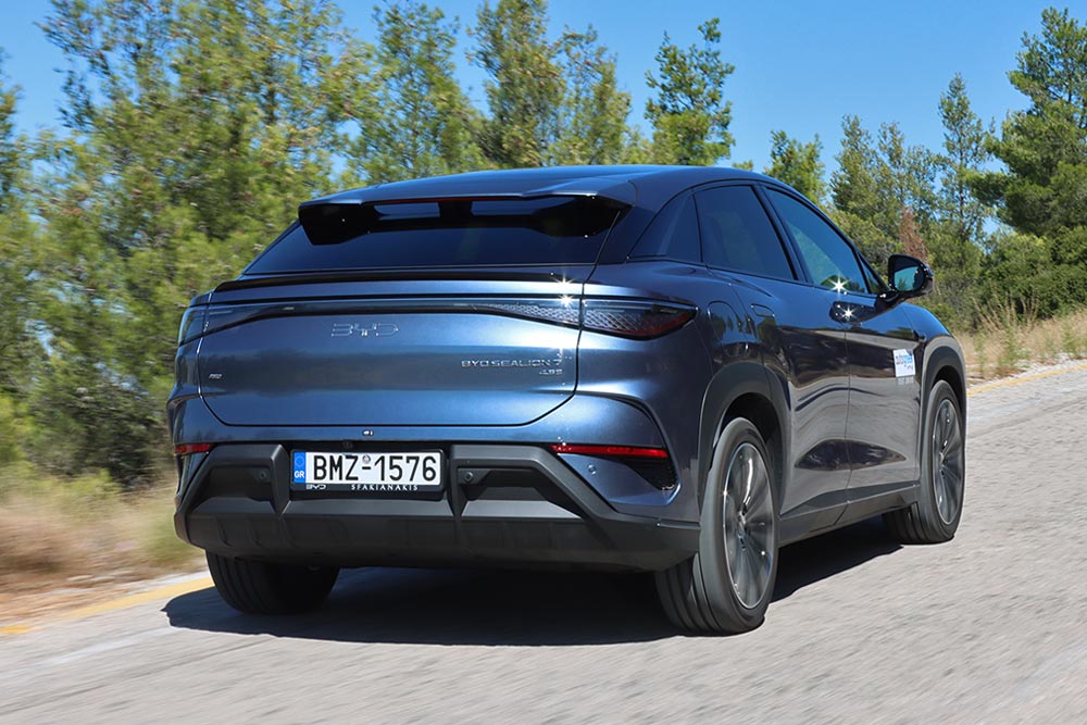 https://cdn.autogreeknews.gr/wp-content/uploads/2025/10/BYD-Sealion-7-AWD-530-PS-3.jpg