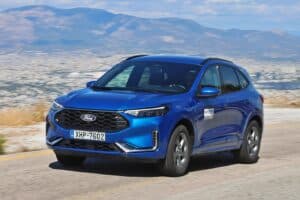 Ford Kuga PHEV 2025 (34)