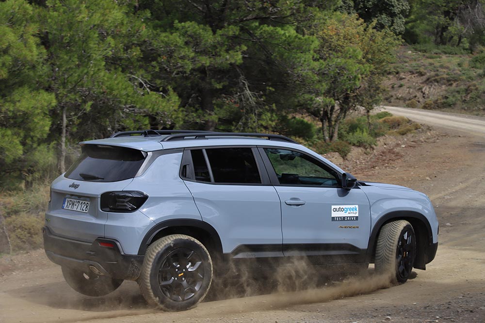 https://cdn.autogreeknews.gr/wp-content/uploads/2025/10/Jeep-Avenger-4xe-North-Face-25.jpg