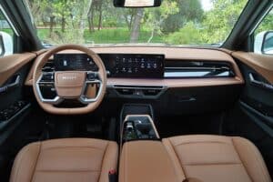 KGM Torres Hybrid (18)