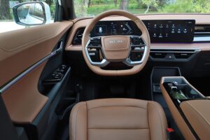 KGM Torres Hybrid (19)