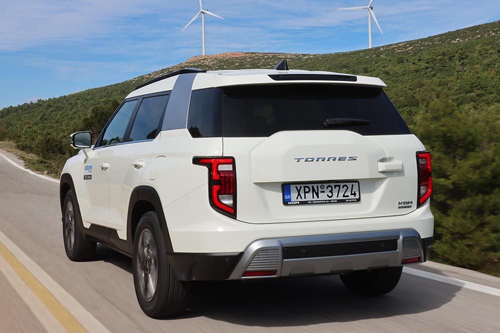 https://cdn.autogreeknews.gr/wp-content/uploads/2025/10/KGM-Torres-Hybrid-2.jpg