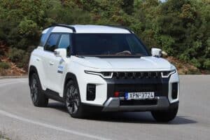 KGM Torres Hybrid (5)