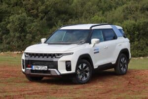 KGM Torres Hybrid (9)