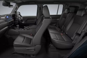 Land-Cruiser-FJ-interior