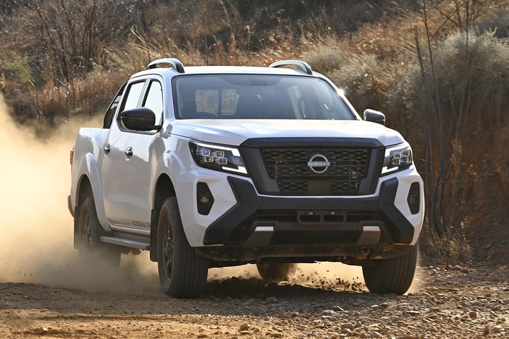 https://cdn.autogreeknews.gr/wp-content/uploads/2025/10/Nissan-Navara-south-africa.jpg