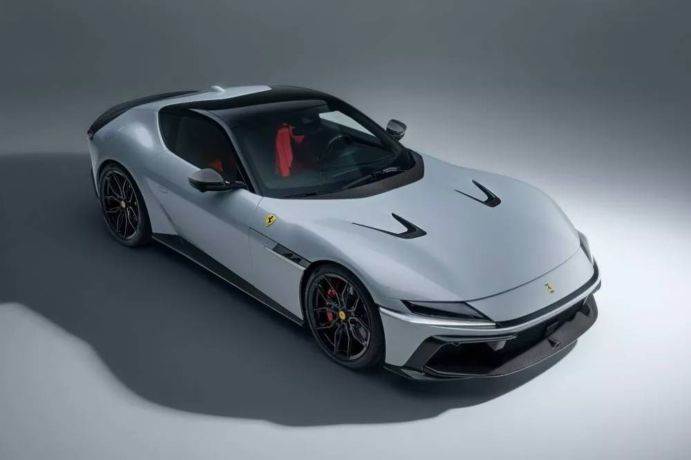 https://cdn.autogreeknews.gr/wp-content/uploads/2025/10/Novitec-Ferrari-12Cilindri-1.jpg