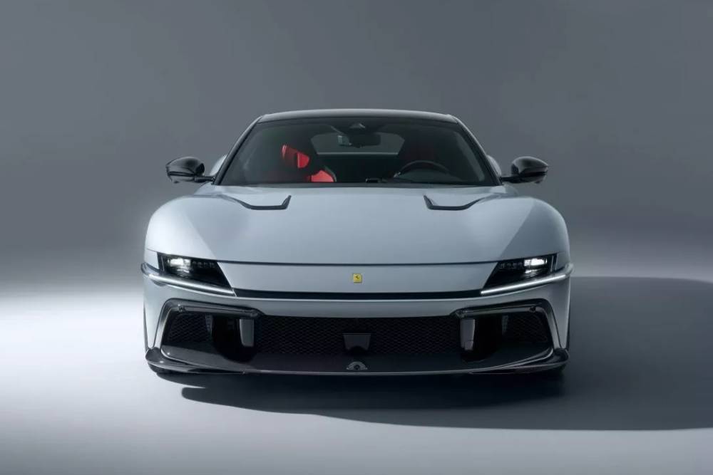 https://cdn.autogreeknews.gr/wp-content/uploads/2025/10/Novitec-Ferrari-12Cilindri-7.jpg