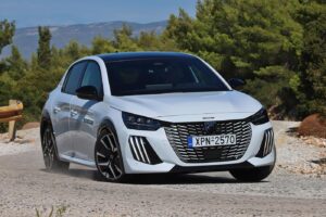 Δοκιμή Peugeot 208 1.2 Hybrid 145 hp e-DCS6