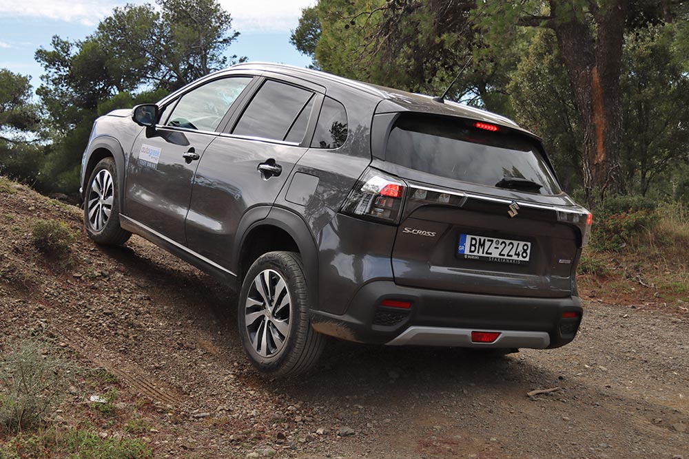 https://cdn.autogreeknews.gr/wp-content/uploads/2025/10/Suzuki-S-Cross-1.4-Boosterjet-110-hp-4WD-auto-15.jpg