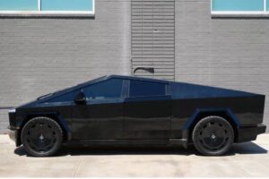 Tesla-Cybertruck-CarsBids-00015-2048×1364