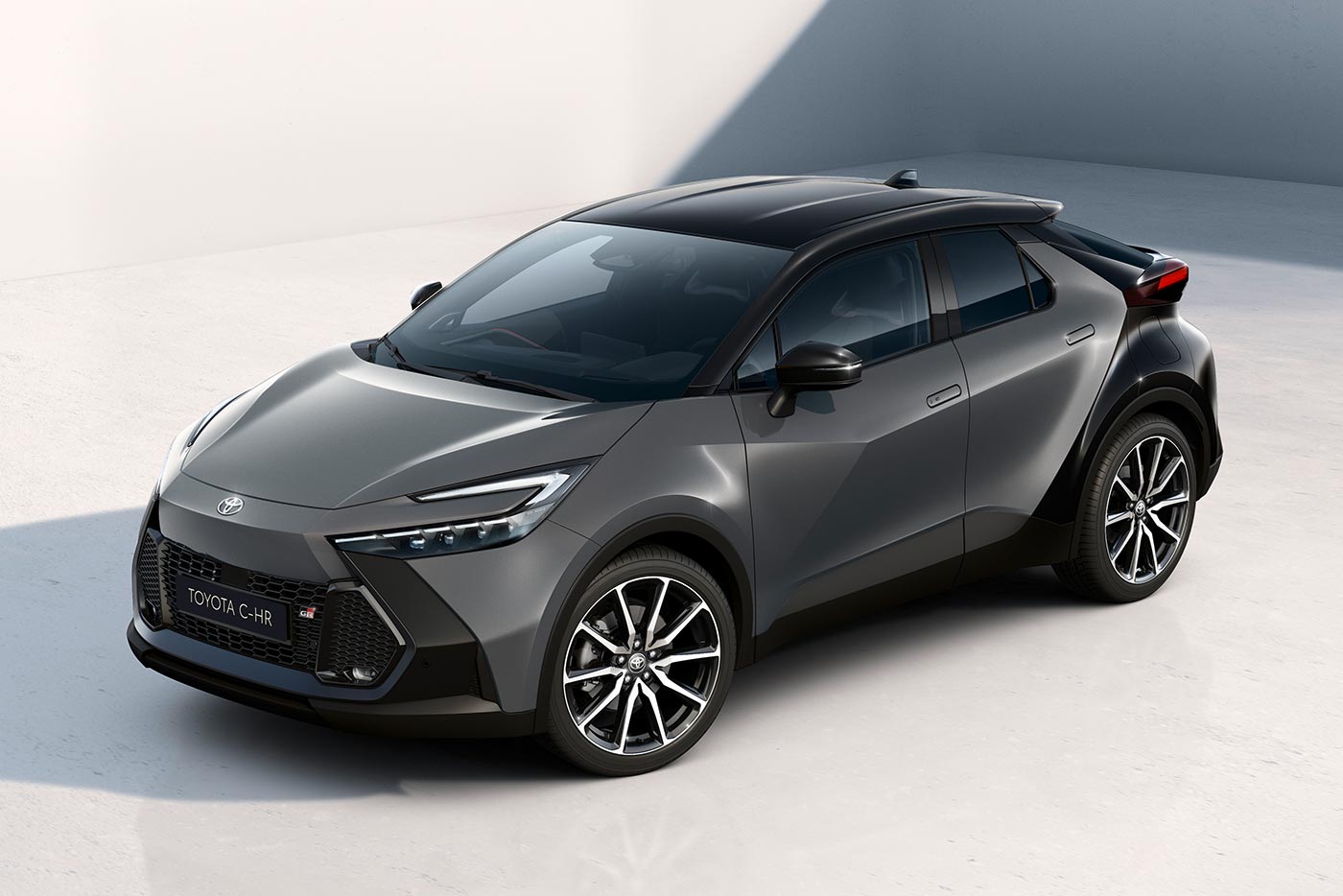 https://cdn.autogreeknews.gr/wp-content/uploads/2025/10/Toyota-C-HR-2026-1.jpg