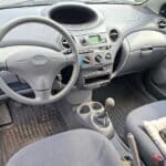 Toyota-Yaris-2001-4