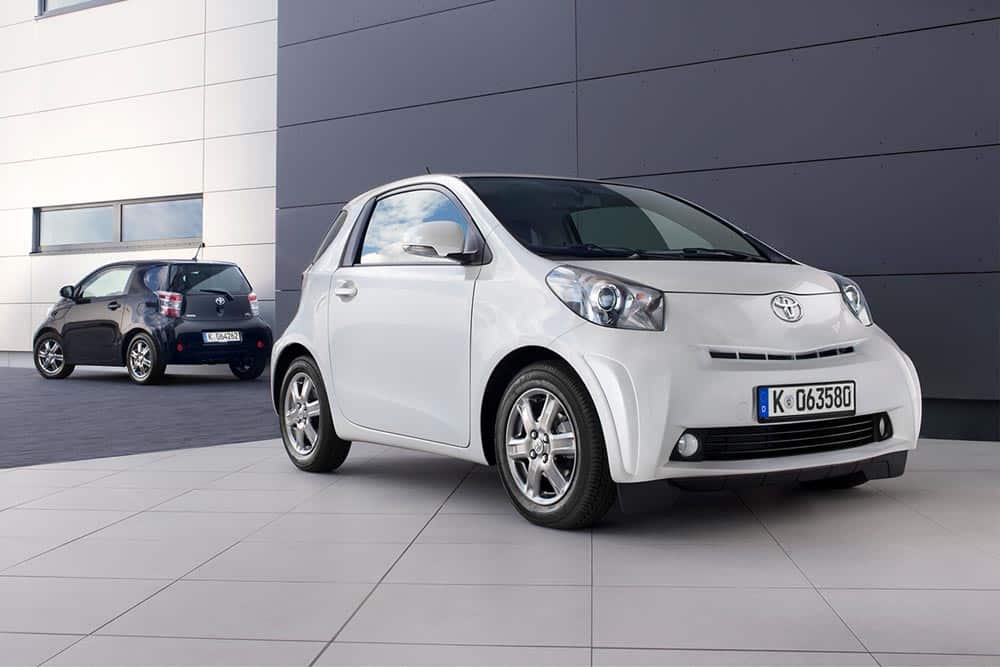 https://cdn.autogreeknews.gr/wp-content/uploads/2025/10/Toyota-iQ.jpg