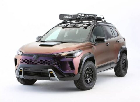 Το πιο σκληρό Toyota Corolla Cross ψάχνει απεγνωσμένα βουνά