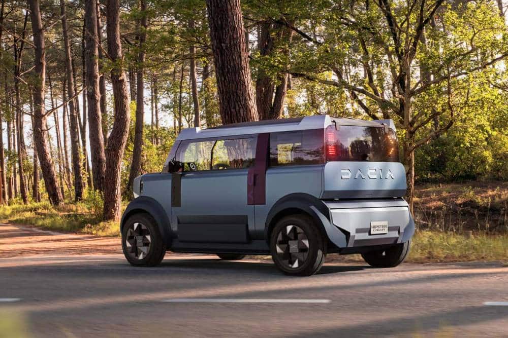 https://cdn.autogreeknews.gr/wp-content/uploads/2025/10/dacia-hipster-concept-1.jpg