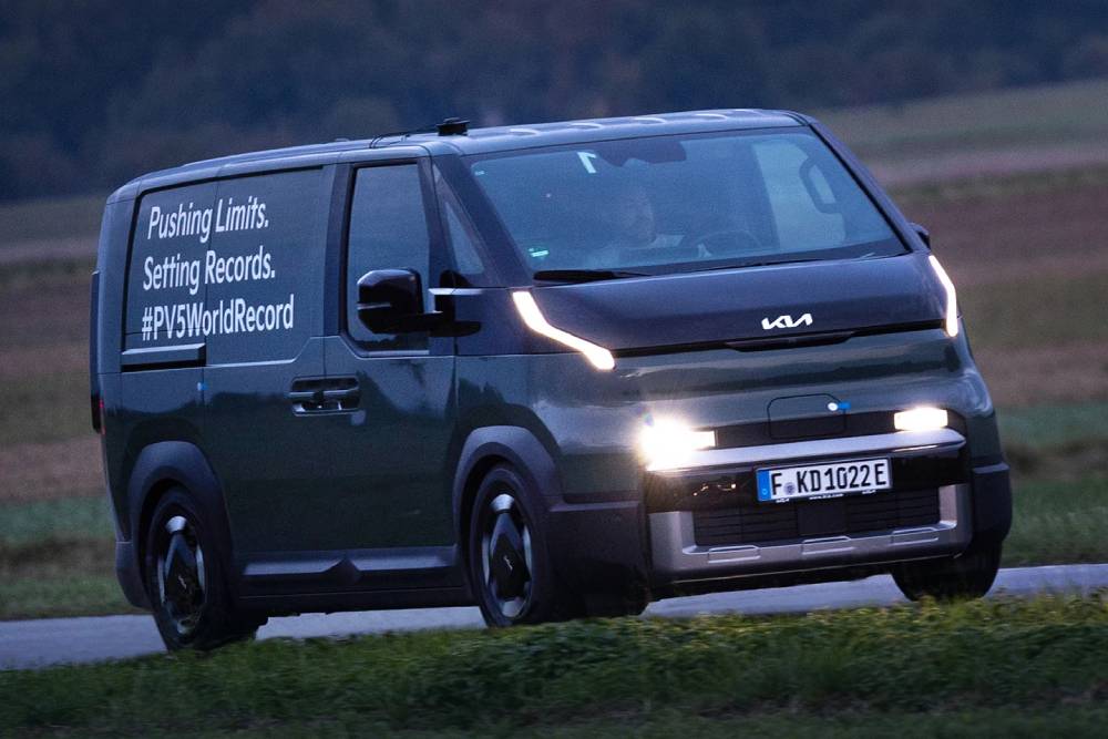 Παγκόσμιο ρεκόρ αυτονομίας από το Kia PV5 (+video)