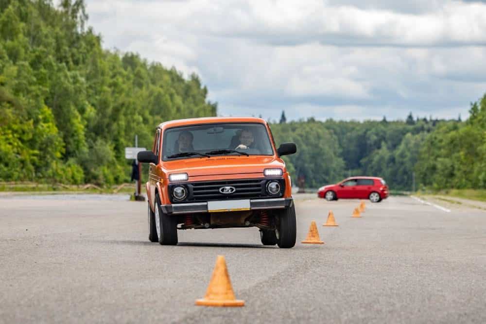 https://cdn.autogreeknews.gr/wp-content/uploads/2025/10/lada-niva-turbo-06.jpg