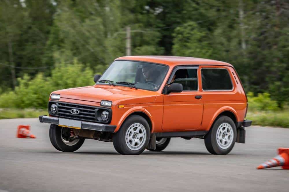 https://cdn.autogreeknews.gr/wp-content/uploads/2025/10/lada-niva-turbo-08.jpg