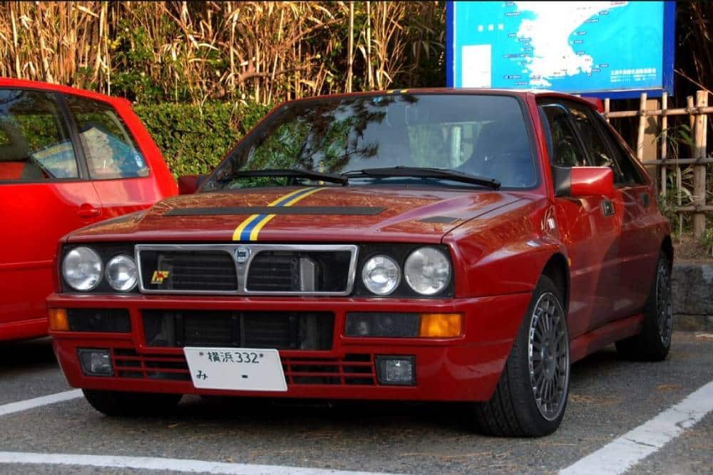 https://cdn.autogreeknews.gr/wp-content/uploads/2025/10/lancia-delta-integrale-edizione-finale-japan.jpg