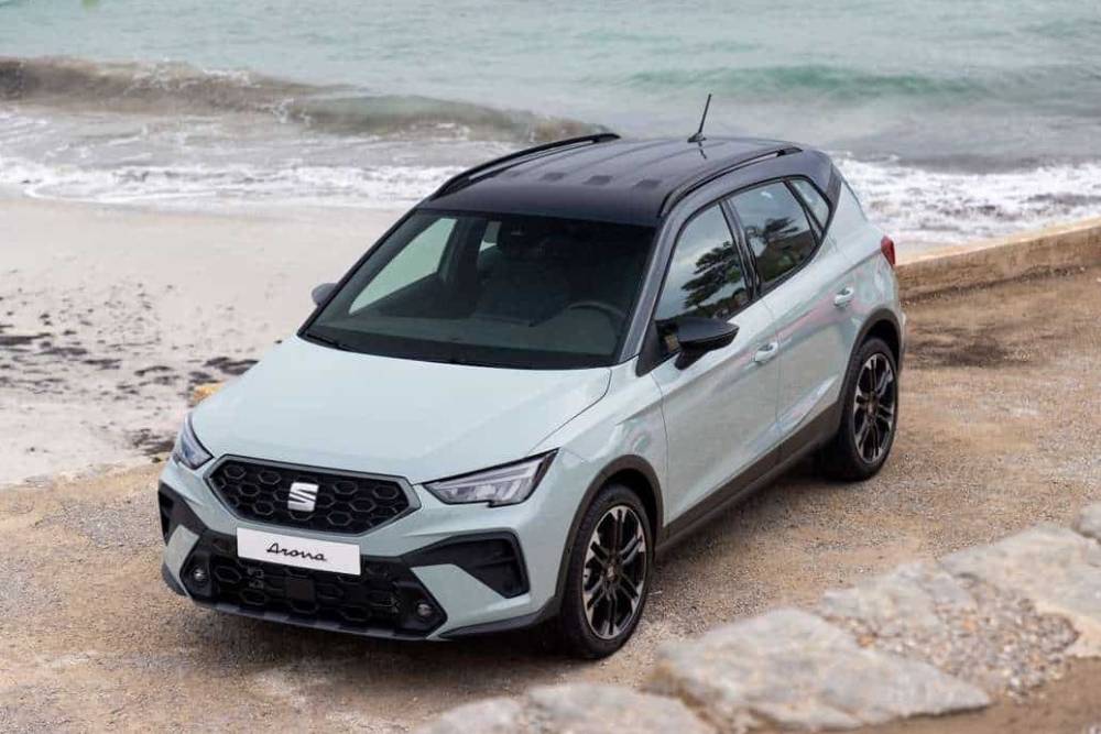 https://cdn.autogreeknews.gr/wp-content/uploads/2025/10/new-seat-arona-03.jpg