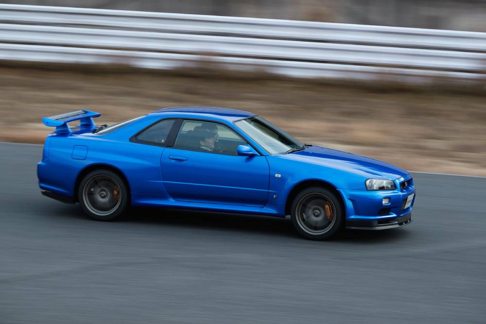 https://cdn.autogreeknews.gr/wp-content/uploads/2025/10/nissan_skyline_gt-r_674.jpg