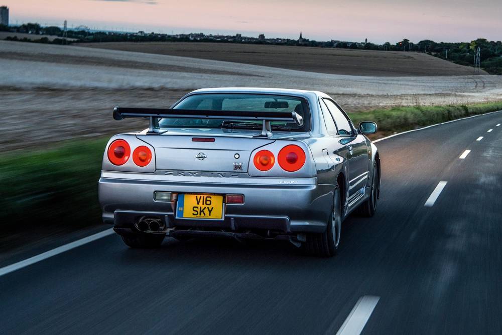 Αδιανόητο +875% στην αξία του Skyline R34 από καινούργιο