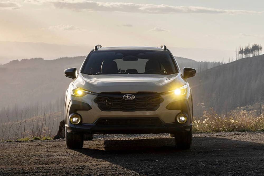 https://cdn.autogreeknews.gr/wp-content/uploads/2025/10/subaru-crosstrek-hybrid-review-03.jpg
