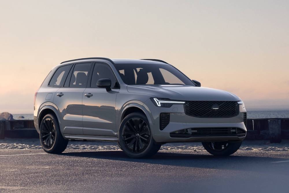 https://cdn.autogreeknews.gr/wp-content/uploads/2025/10/the-all-new-volvo-xc90-black-edition-has-scandinav-7.jpg
